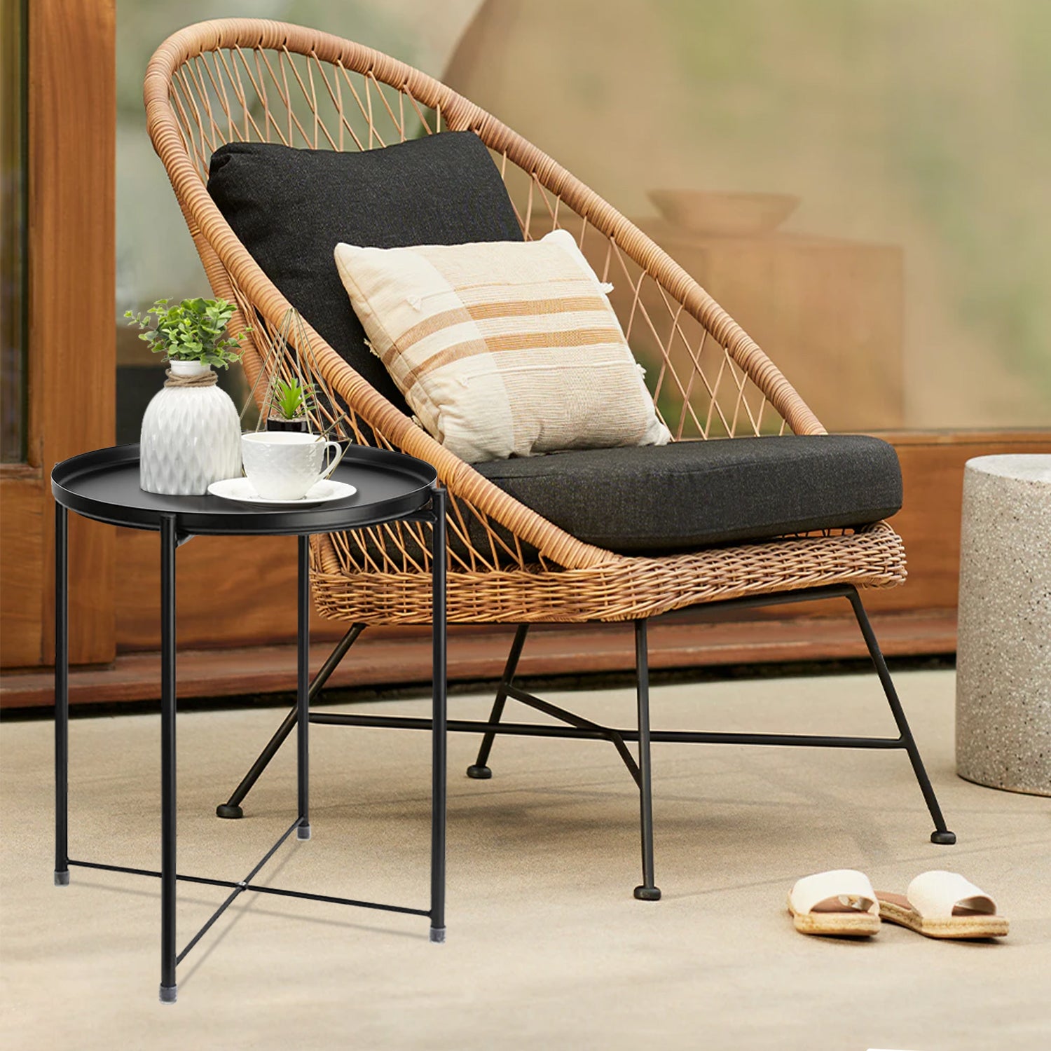 Cerbior Metal Tray End Table, Round Accent Coffee Side Table, Anti-Rust and Waterproof Outdoor Small Side Table, Indoor Modern Sofa Side Table Bedside Table for Living Room Bedroom Balcony (Black)